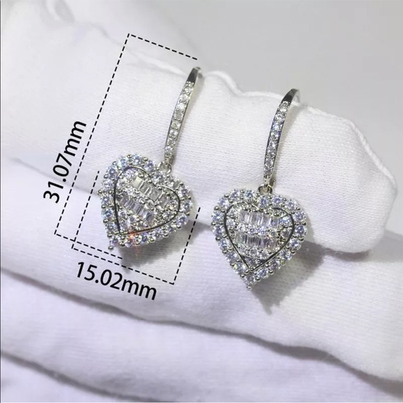 New 925 Silver Heart Zircon Ear Hook Drop Dangle - Picture 6 of 6